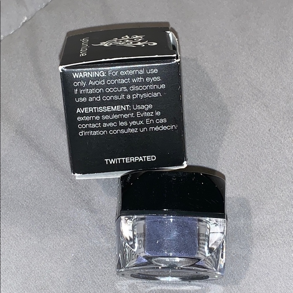 Moodstruck mineral pigment